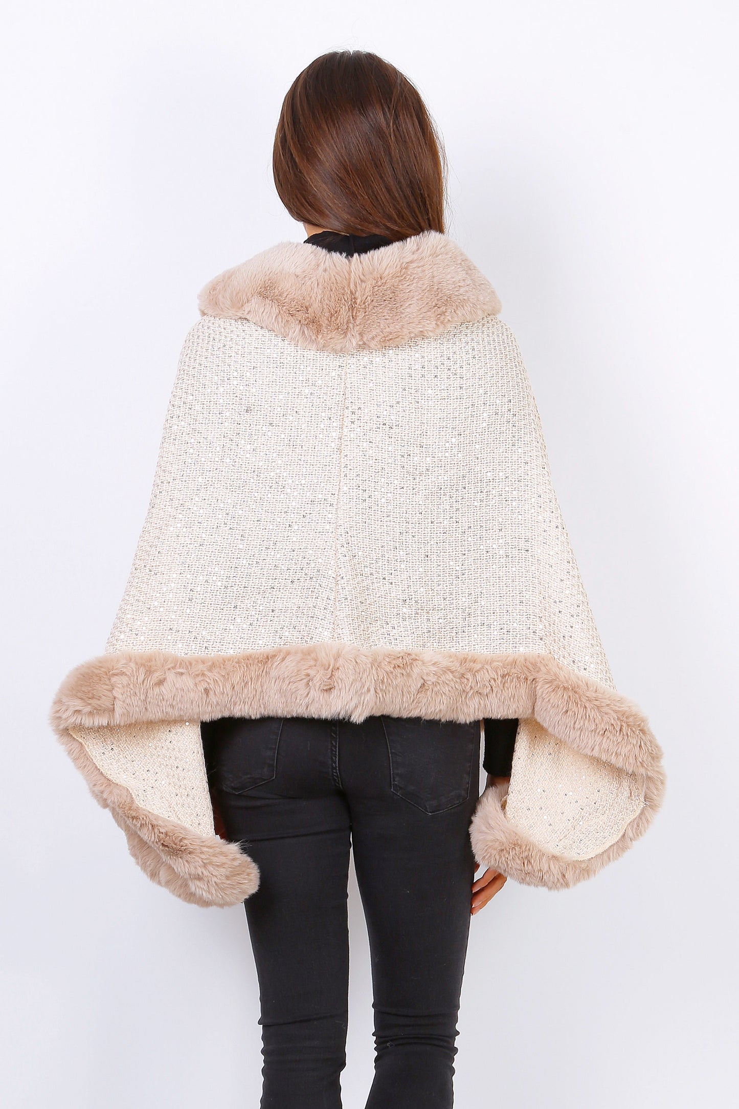 Ponchos με γούνα και παγιέτα