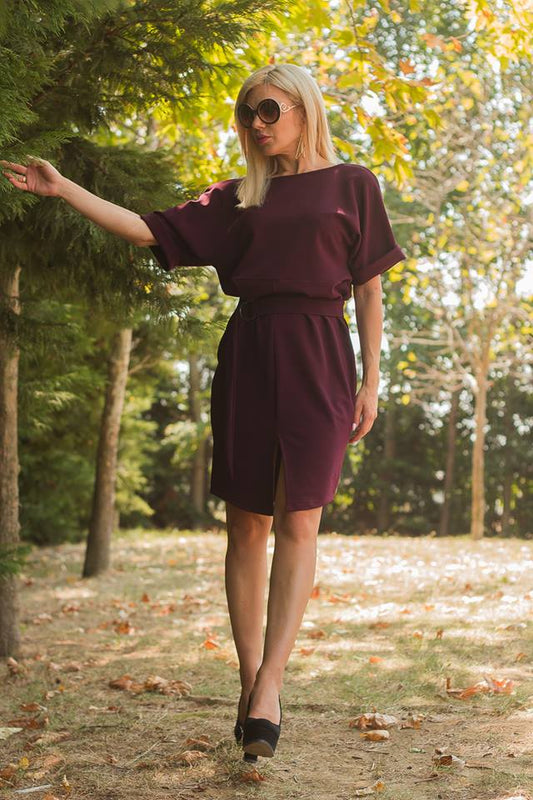 Φόρεμα midi με ζώνη