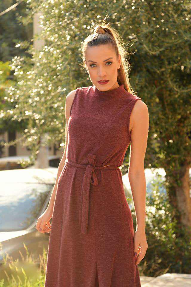 Φόρεμα πλεκτό μάξι αμάνικο