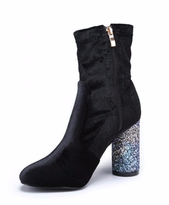 Μποτάκι βελουτέ με ασημί τακούνι