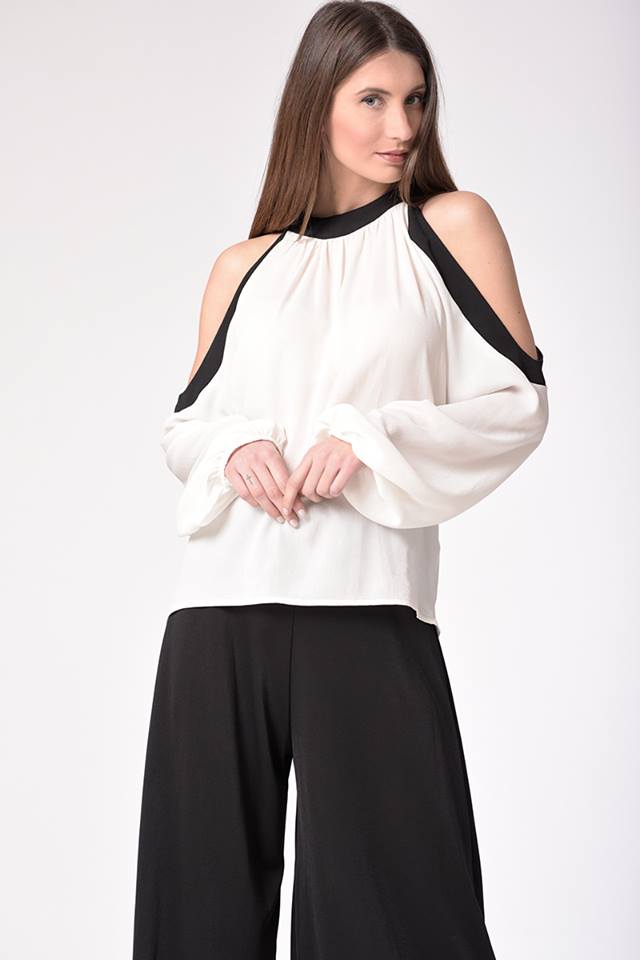 Μπλούζα με ανοίγματα στους ώμους