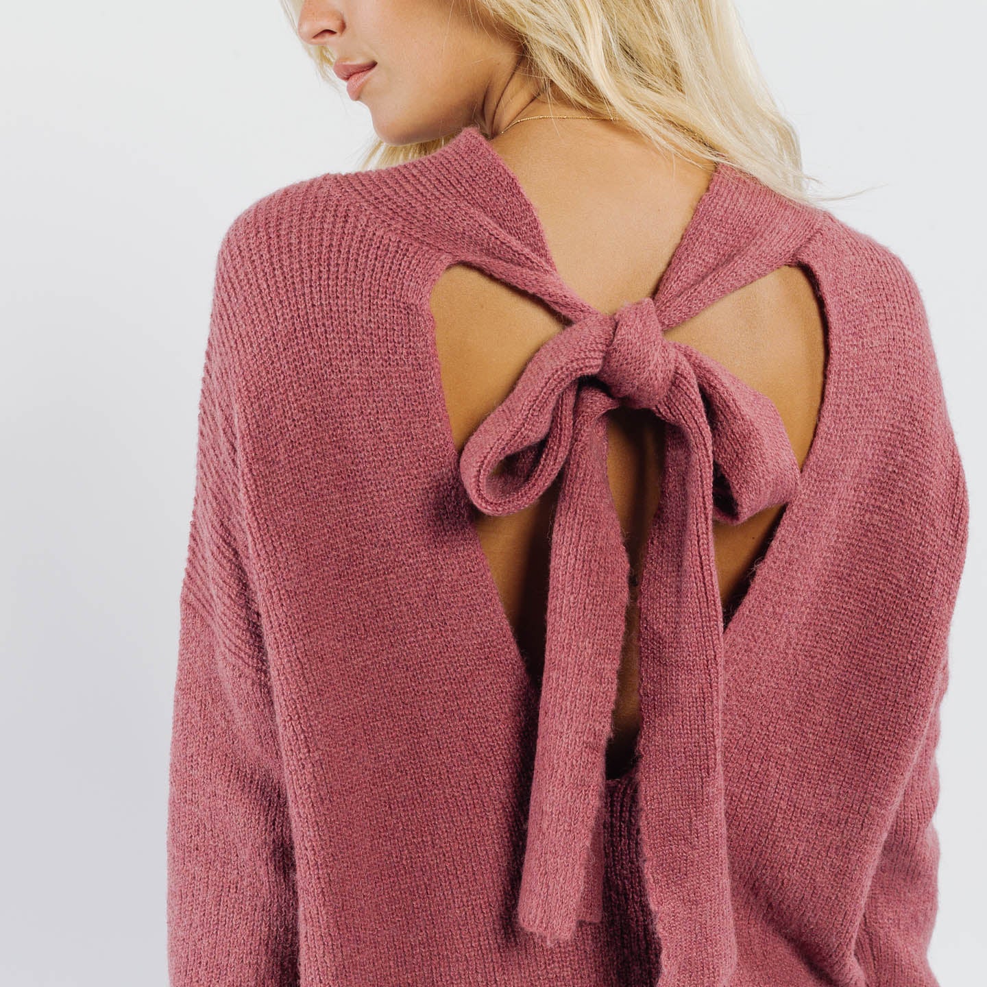 Μπλούζα πλεκτή με δέσιμο στην πλάτη