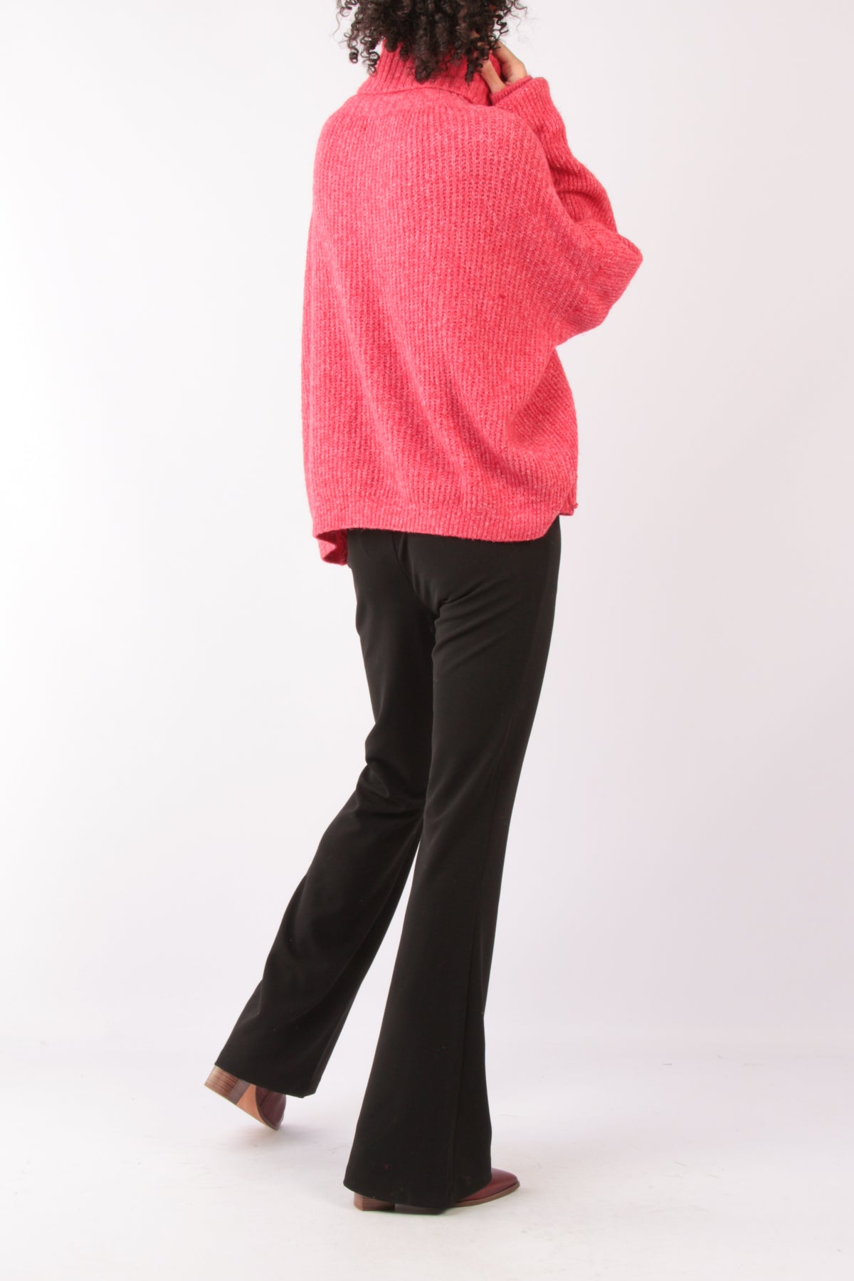 Πλεκτή μπλούζα με χαλαρό ζιβάγκο