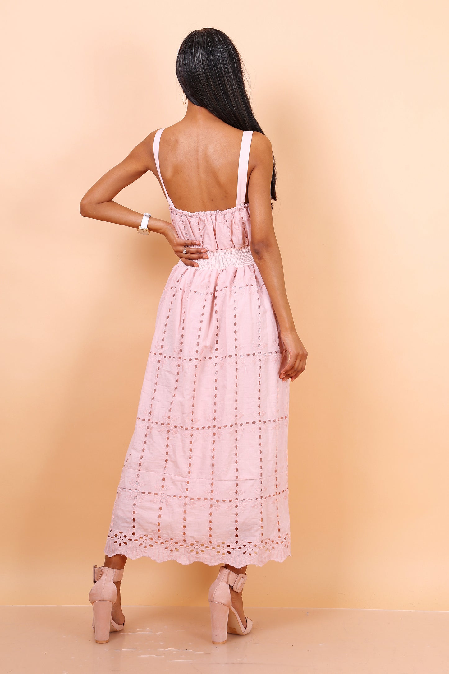 Φόρεμα maxi με κοφτό κέντημα