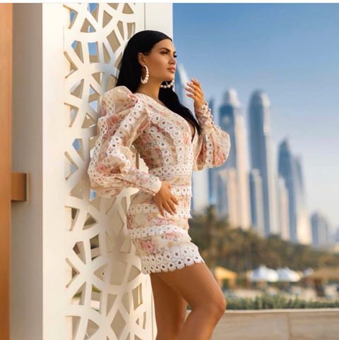 Φόρεμα floral mini με δανδέλα