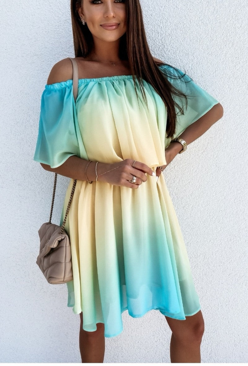 Φόρεμα mini έξωμο με βολάν