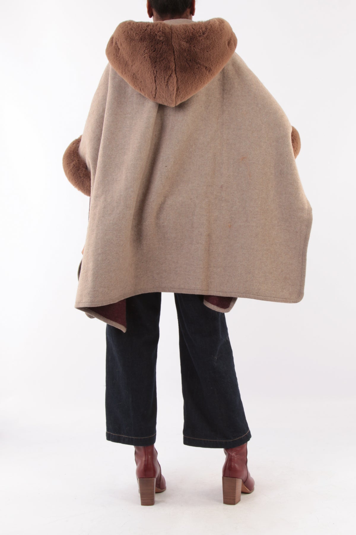 Κάπα μακριά με γούνα