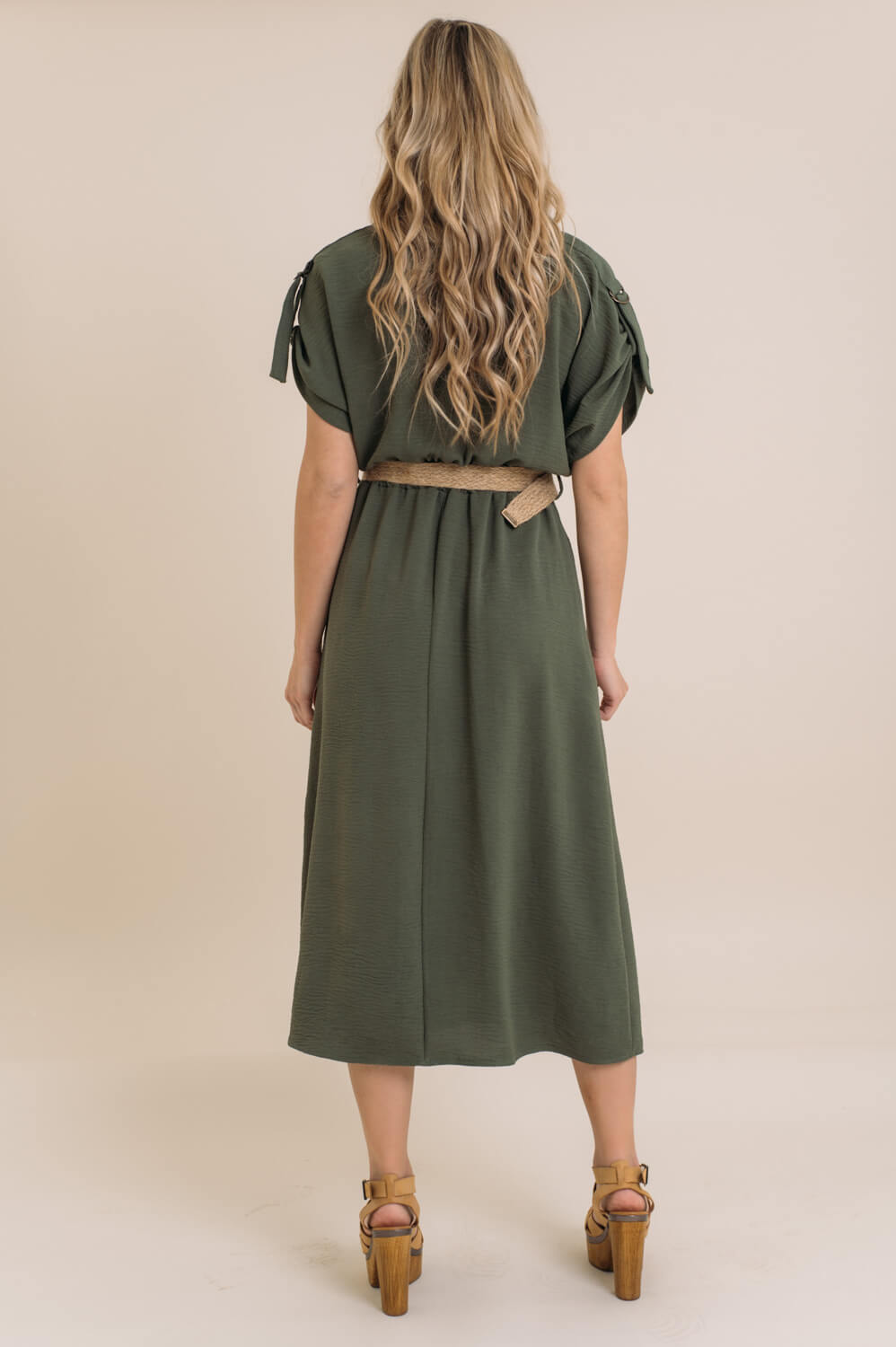 Φόρεμα midi σεμιζιέ