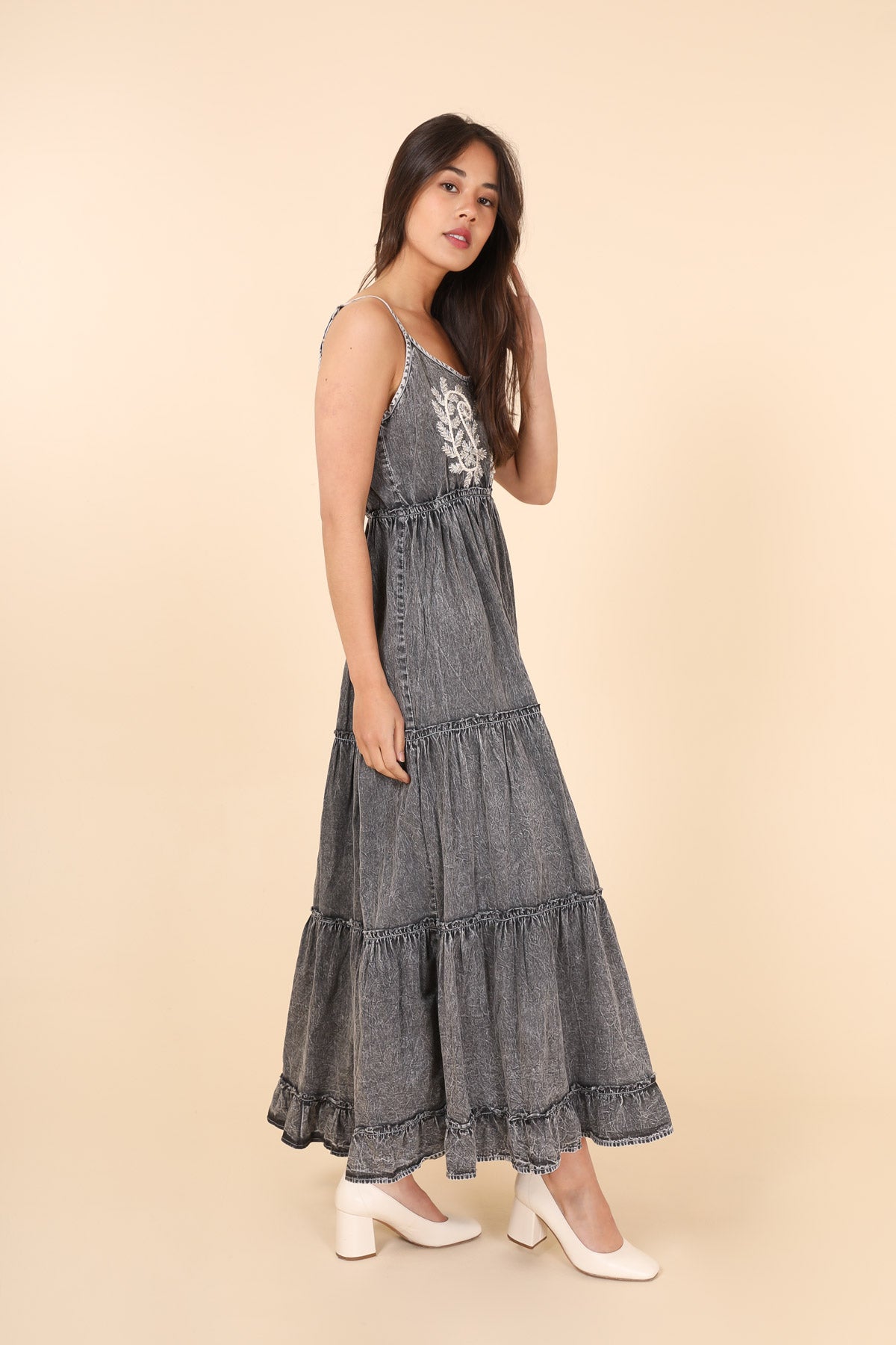 Φόρεμα denim maxi με κέντημα