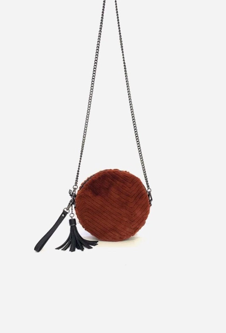 Τσαντάκι ώμου από faux γούνα