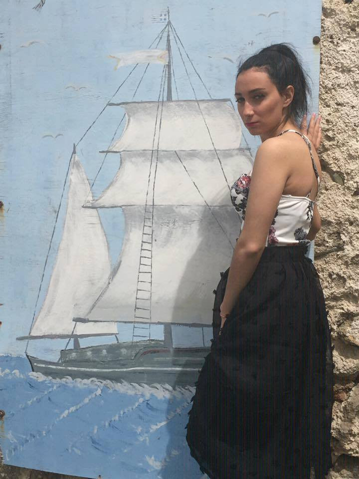 Tοπ floral με χιαστί ράντες