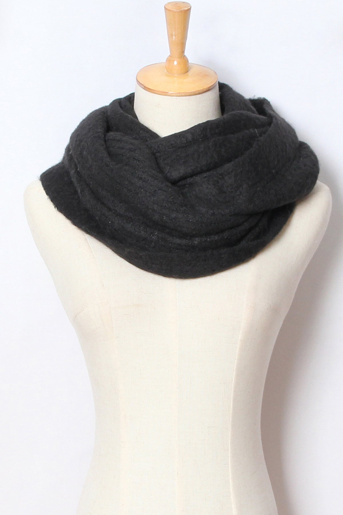 Κασκόλ πλεκτό χνουδωτό