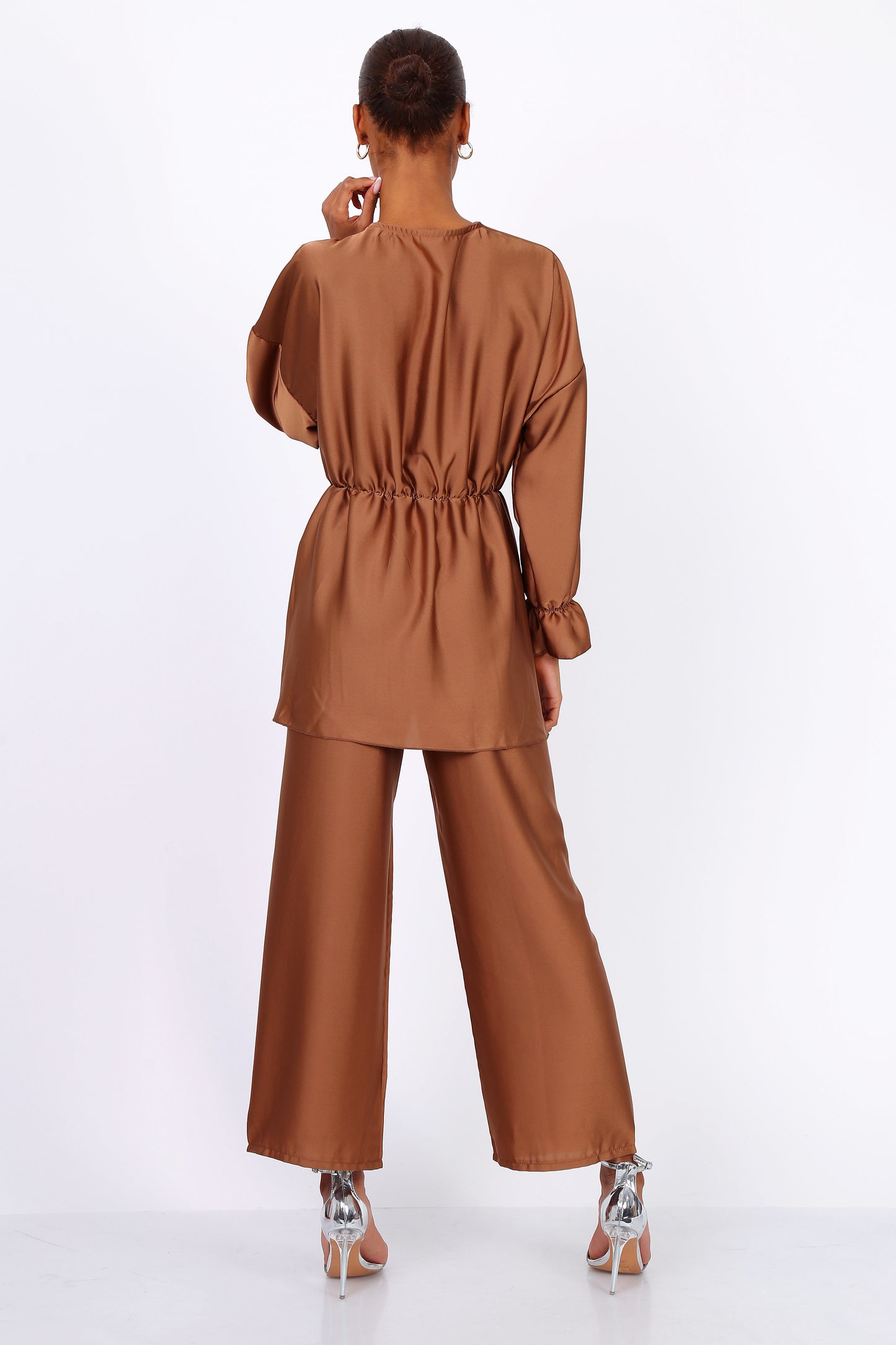 Σετ satin μπλούζα - παντελόνα