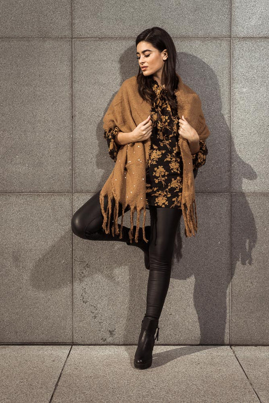 Εσάρπα με κρόσσια και πέρλες