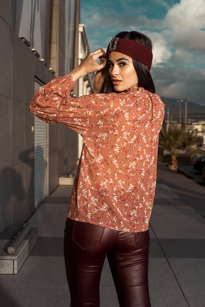 Μπλούζα floral με όρθιο γιακά