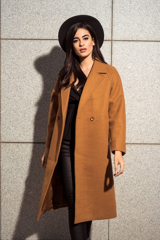 Παλτό με ρεβέρ στα μανίκια