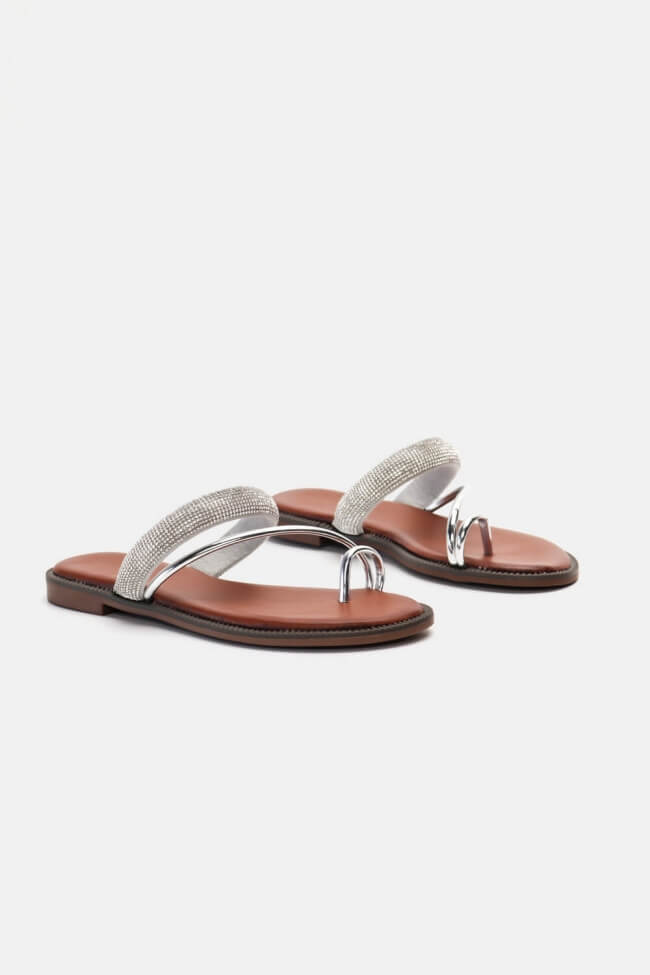 Sandals flat με λουριά & strass