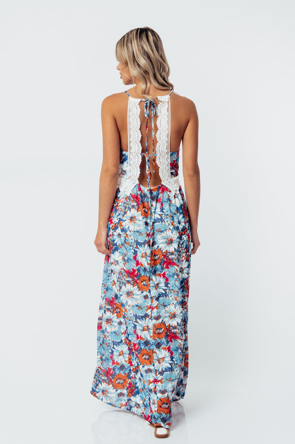 Φόρεμα maxi floral με κηπούρ δανδέλα