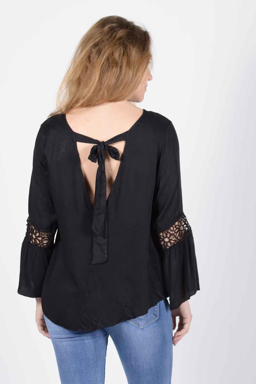 Μπλούζα με καμπάνα μανίκι και δανδέλα