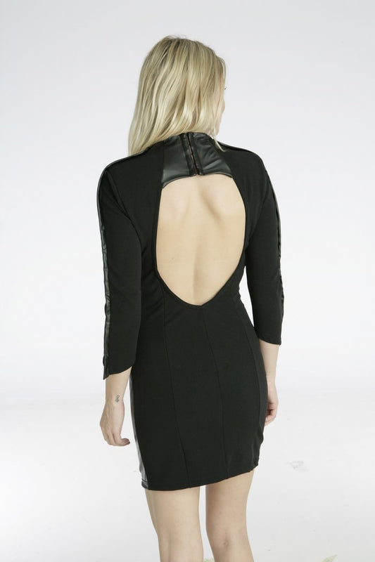 Φόρεμα με δερματίνη και άνοιγμα στην πλάτη