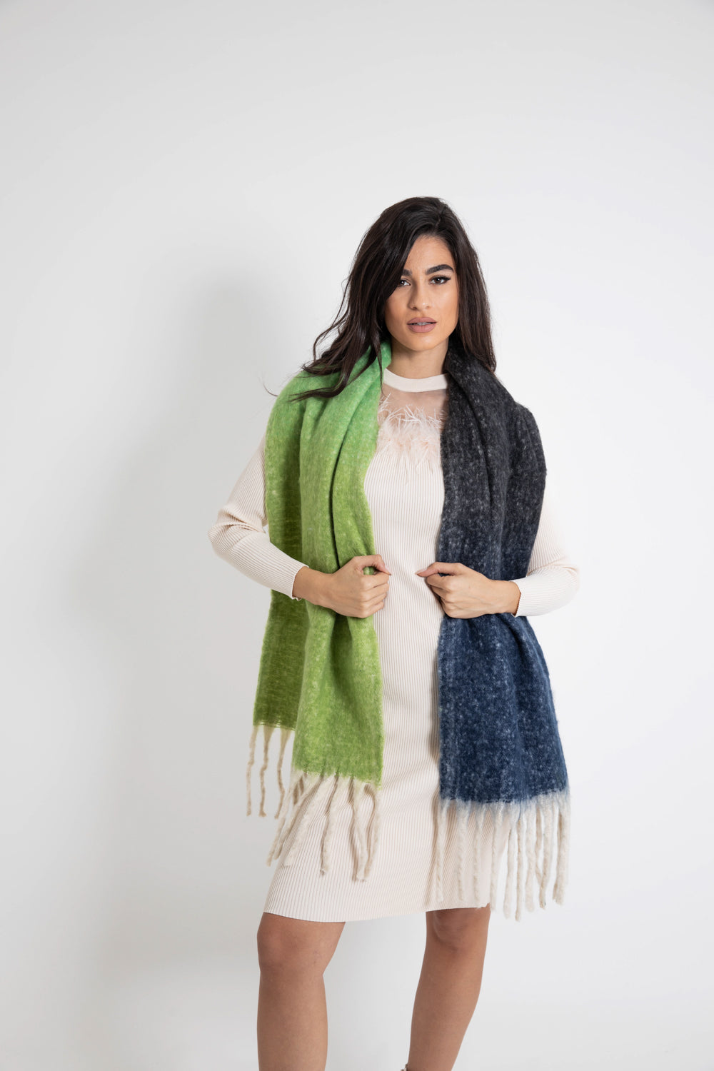 Εσάρπα / Κασκόλ τρίχρωμη με κρόσσια