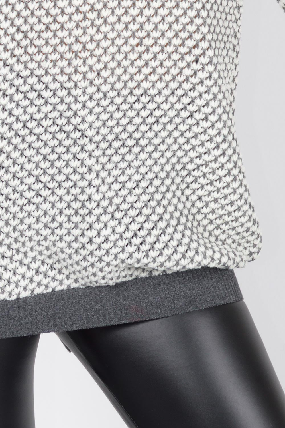 Μπλούζα πλεκτή με V δίχρωμη