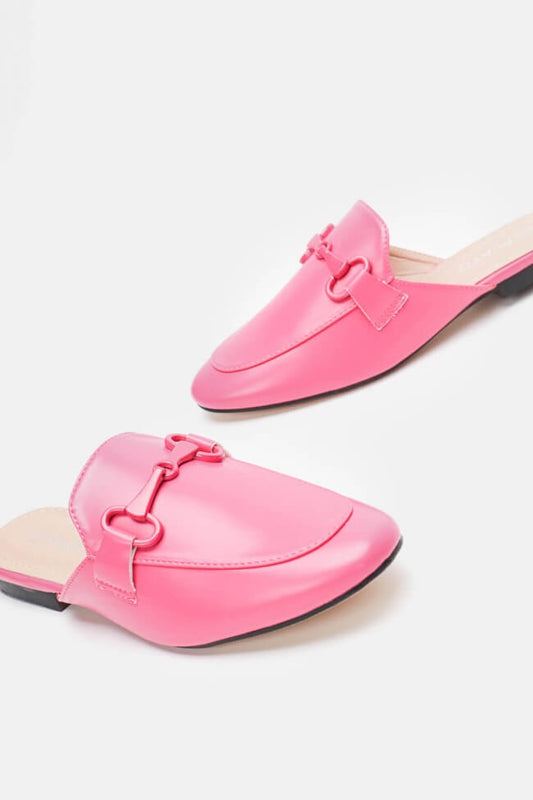 Mules με διακοσμητική αγκράφα