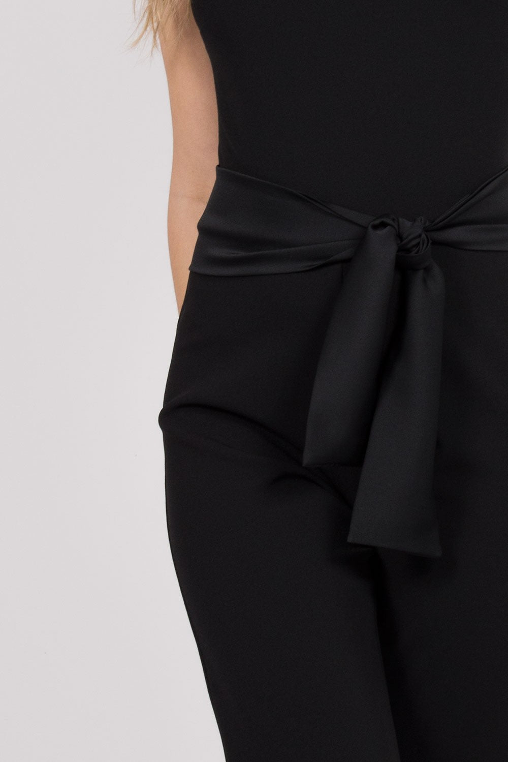 Ολόσωμη φόρμα με ένα μανίκι