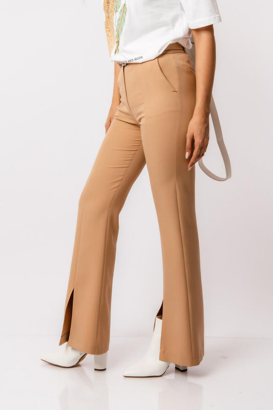 Παντελόνι καμπάνα με ζώνη