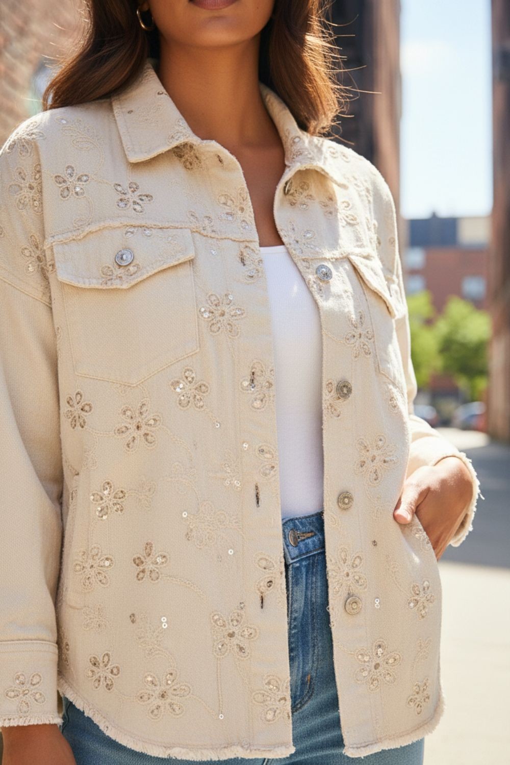 Jean Jacket με κέντημα και παγιέτα