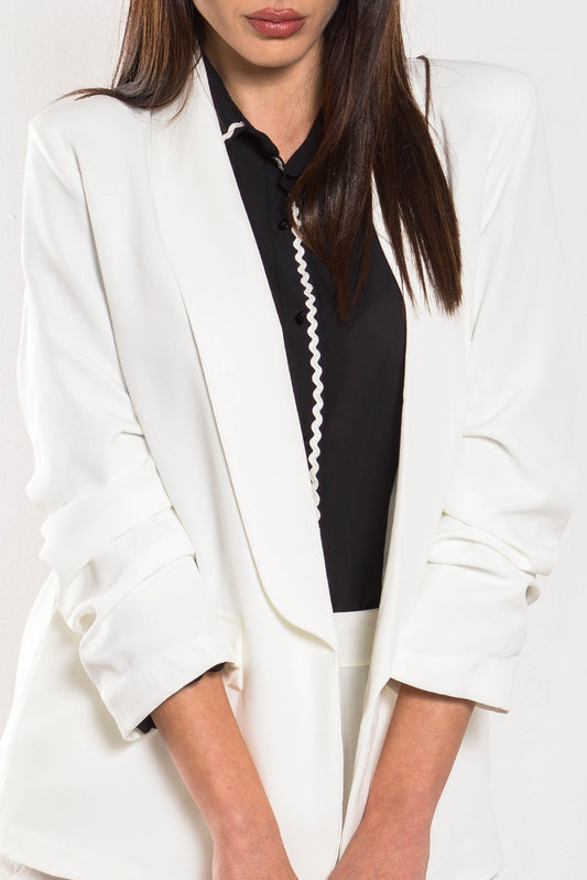 Σακάκι με σούρα στα μανίκια