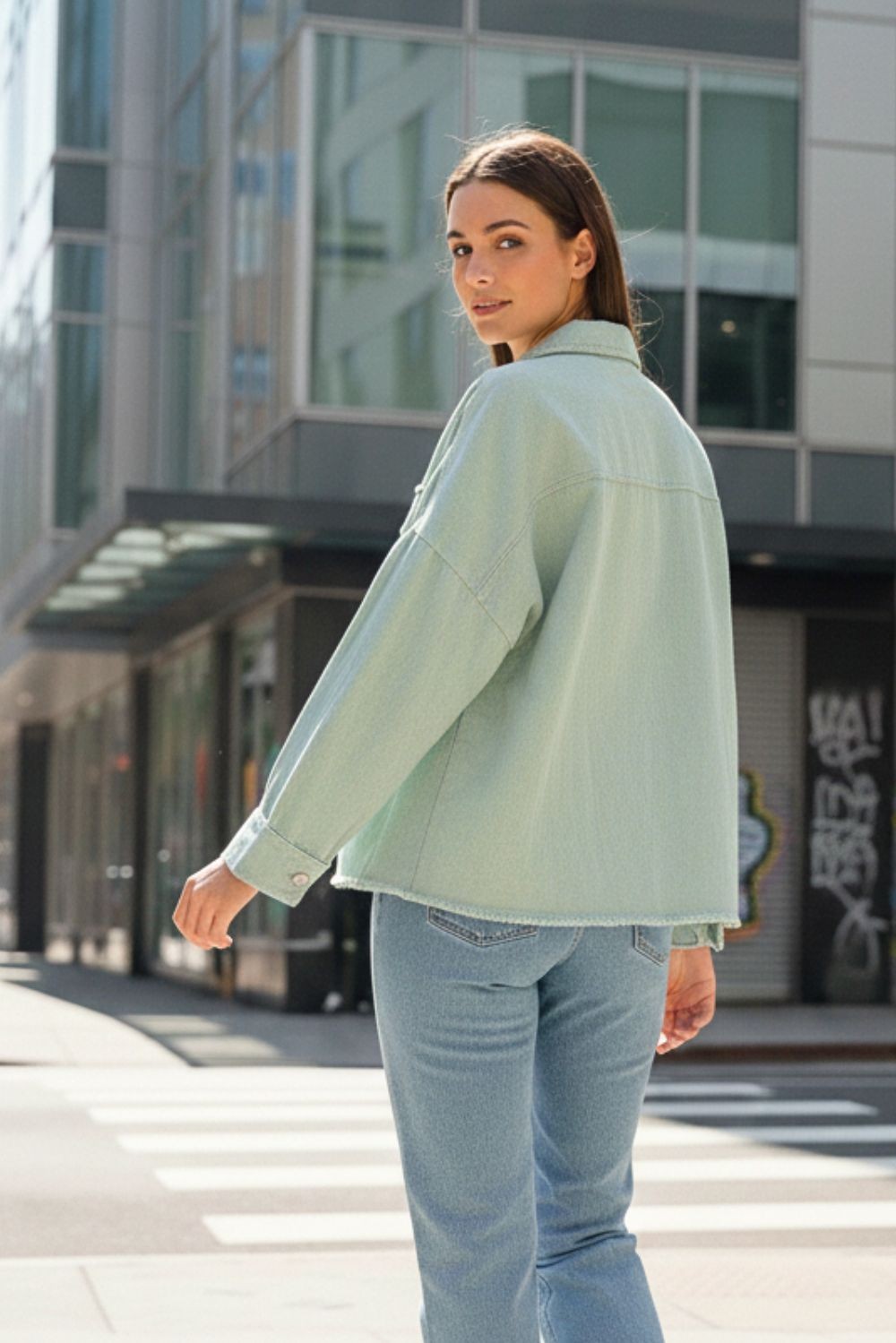 Jean Jacket με κέντημα και παγιέτα