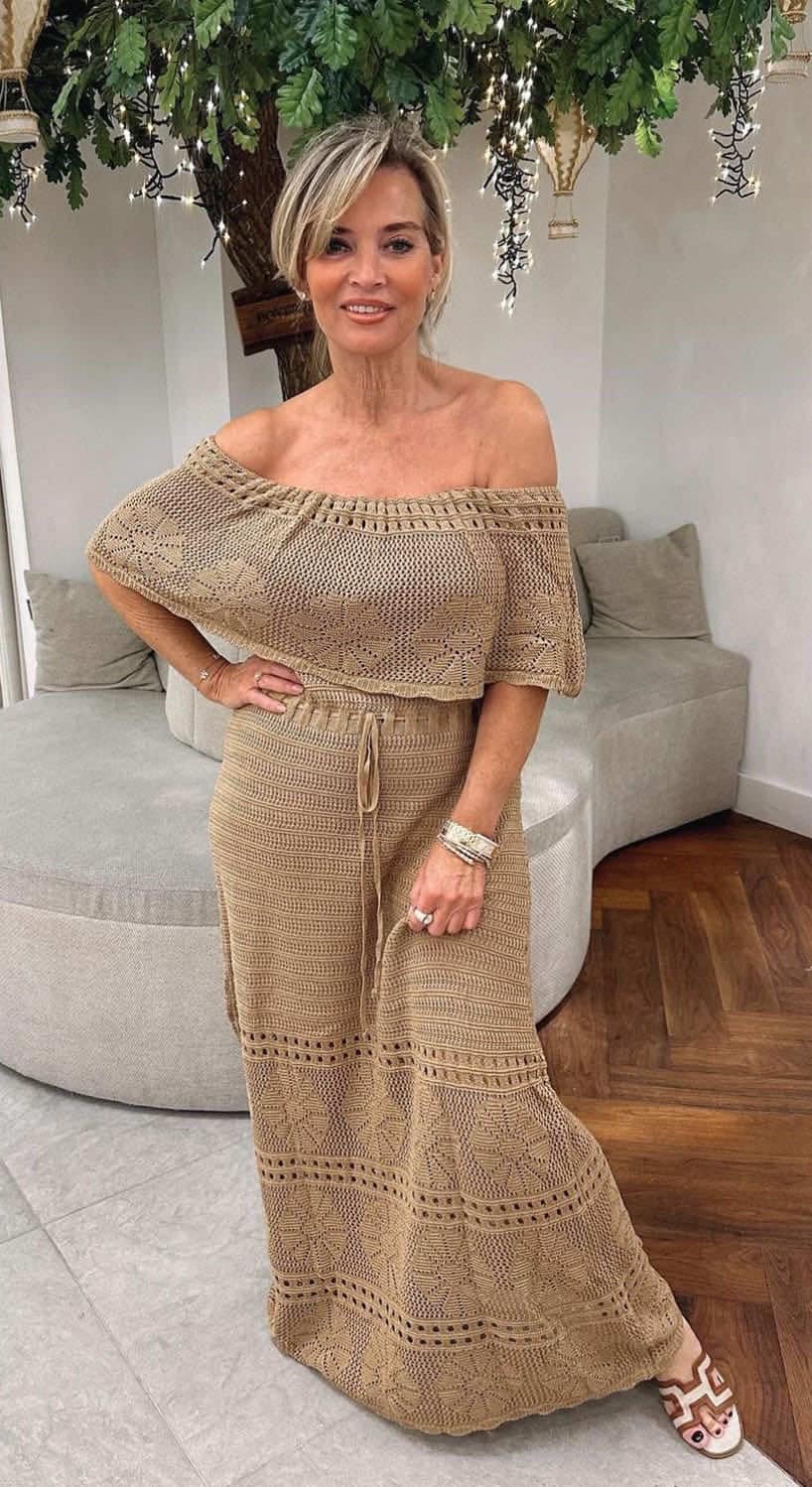 Φόρεμα νημάτινο maxi strapless