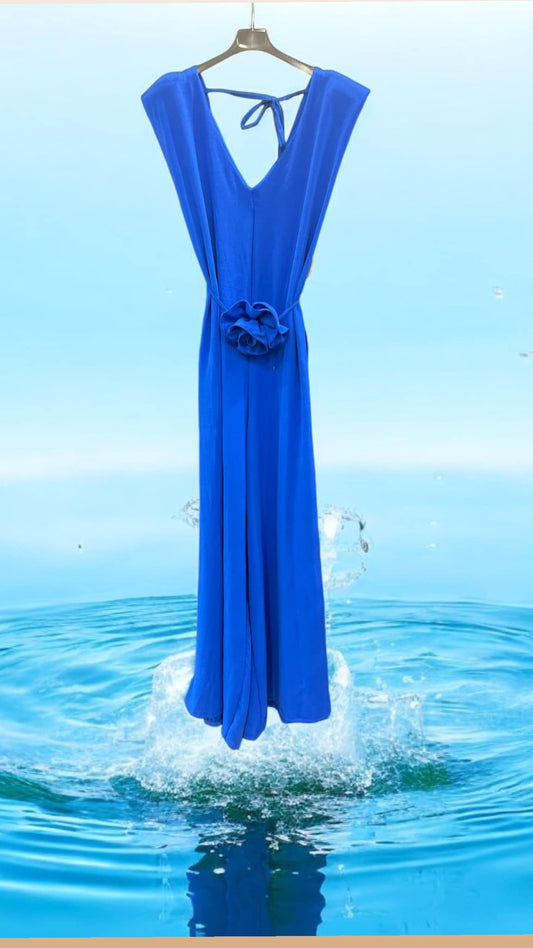 Ολόσωμη φόρμα με ζωνάκι και μπουτονιέρα