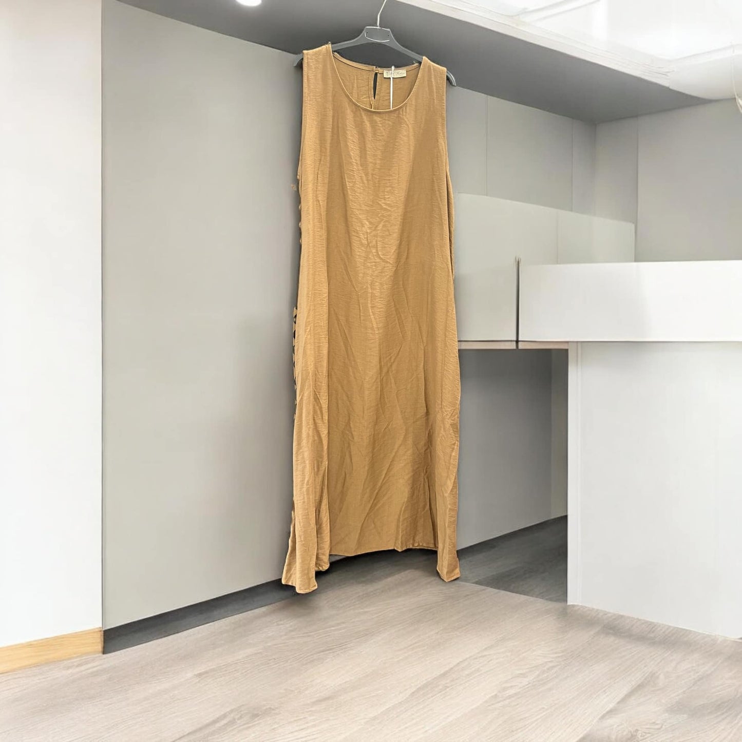 Φόρεμα maxi αμάνικο detailed