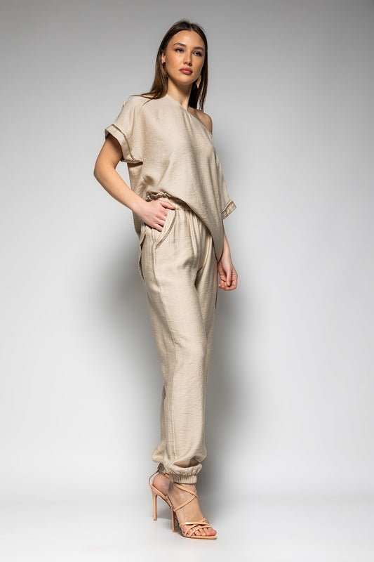 Σετ μπλούζα - παντελόνι με λεπτομέρειες