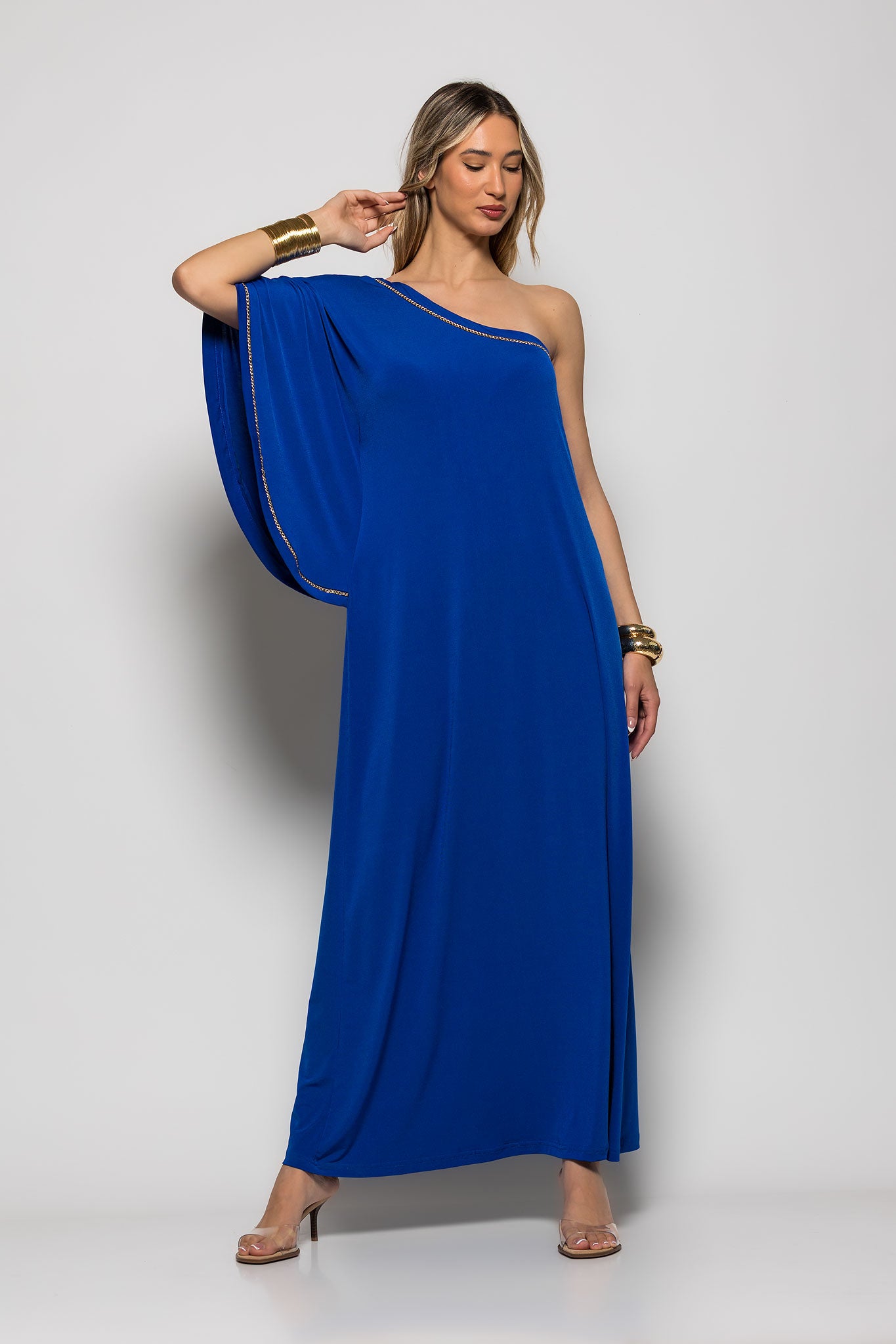 Φόρεμα maxi jersey με έναν ώμο και αλυσίδα