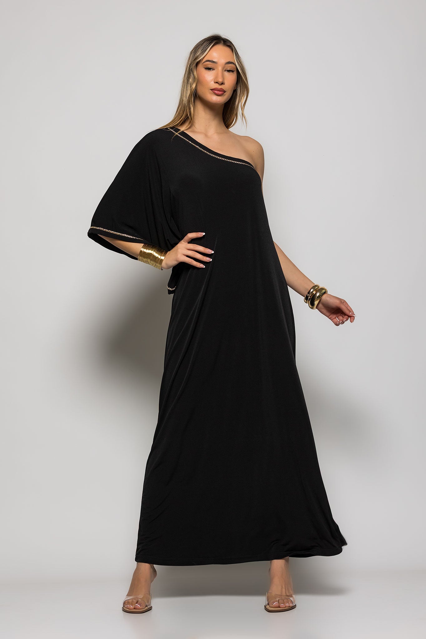Φόρεμα maxi jersey με έναν ώμο και αλυσίδα