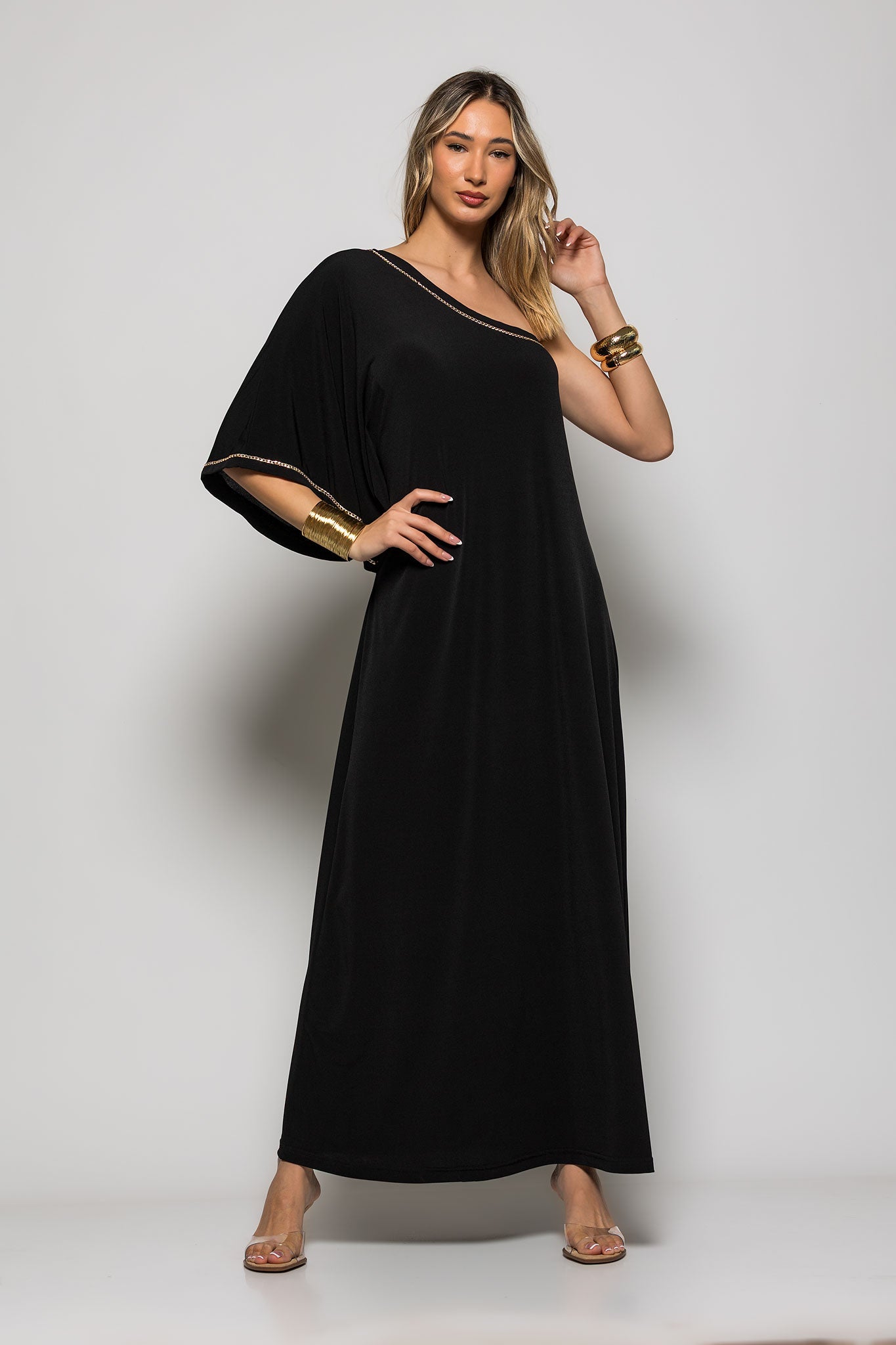 Φόρεμα maxi jersey με έναν ώμο και αλυσίδα