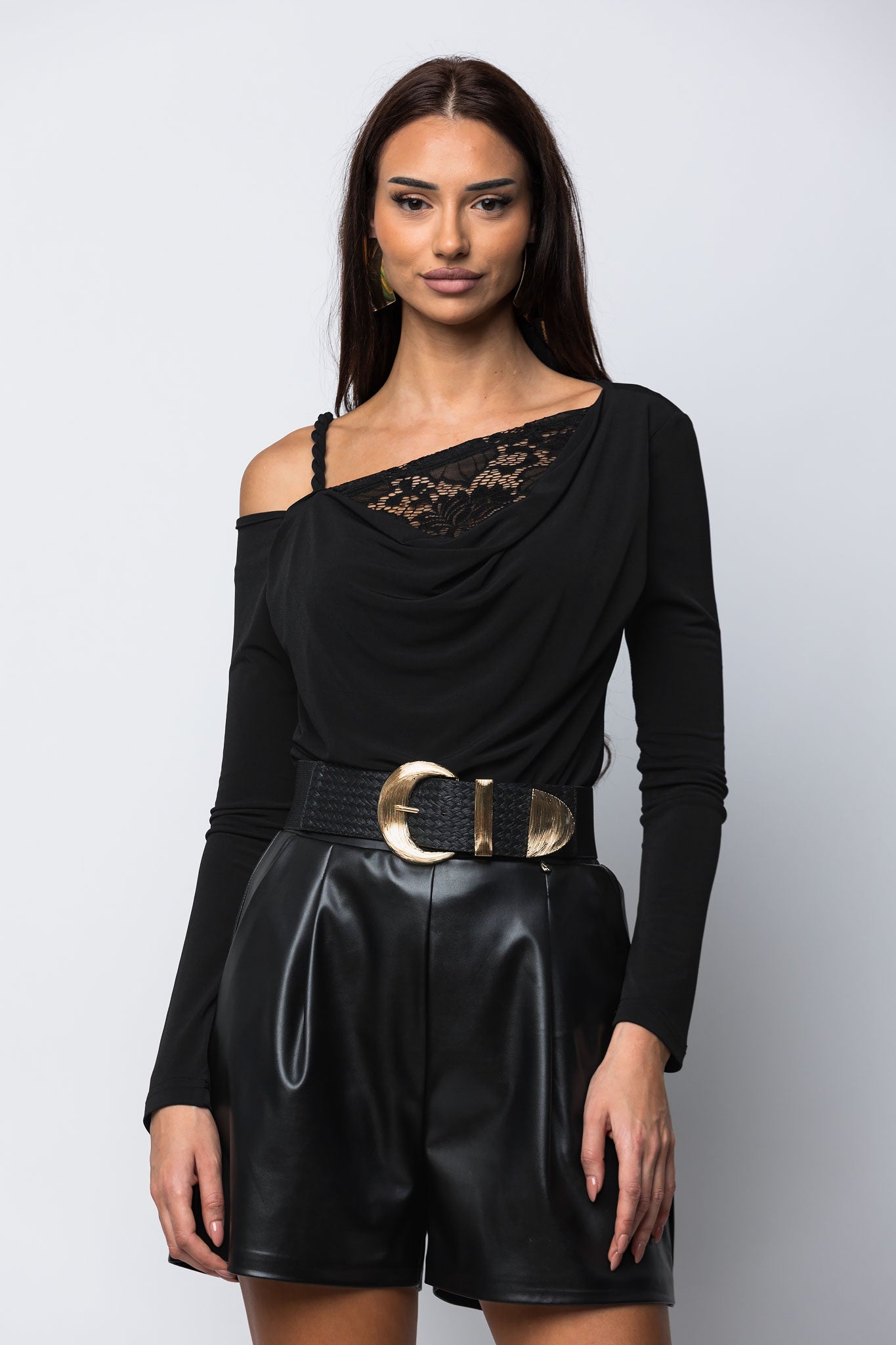 Μπλούζα με δανδέλα και εντυπωσιακό κορδόνι