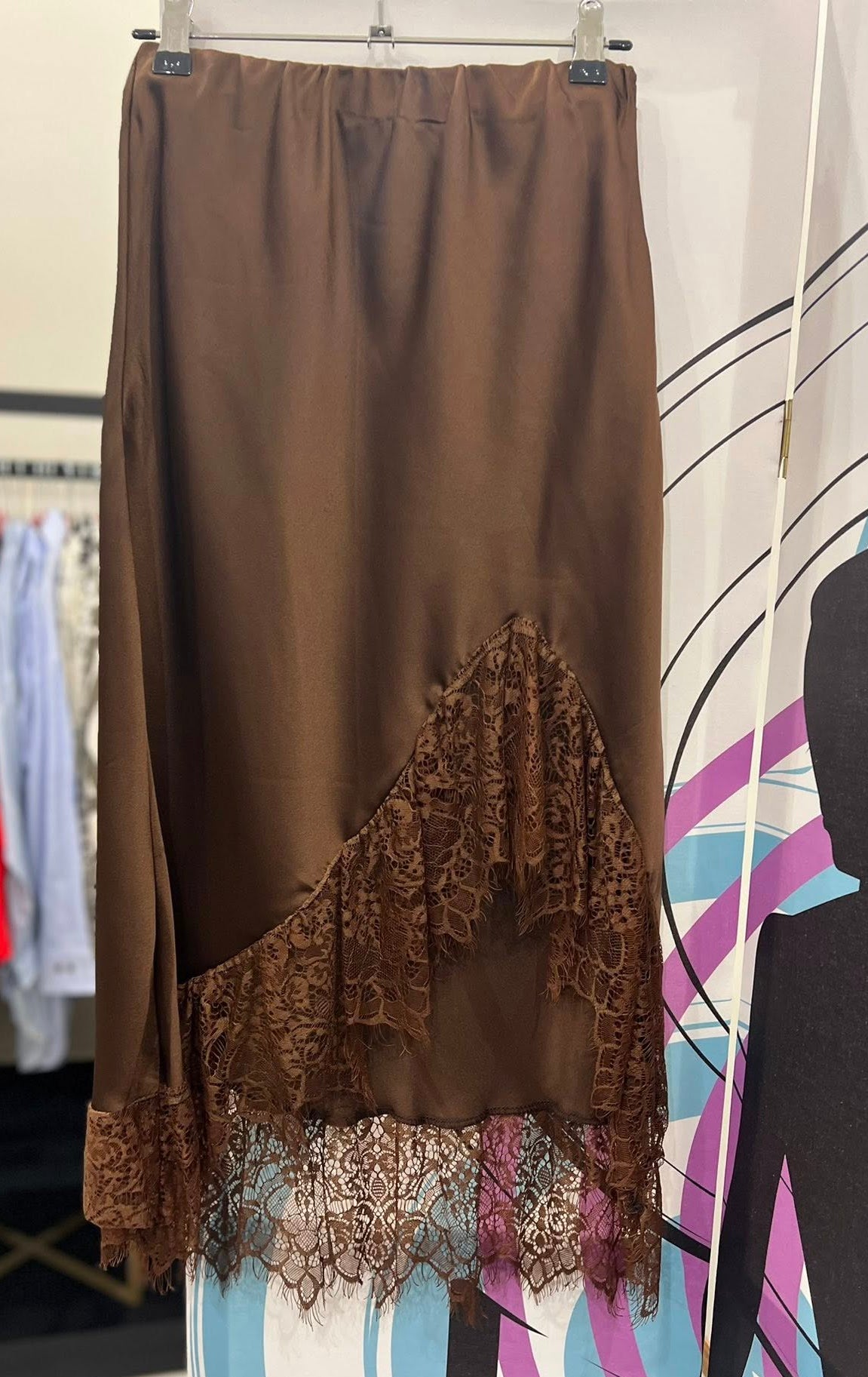 Φούστα midi satin ασύμμετρη με δανδέλα