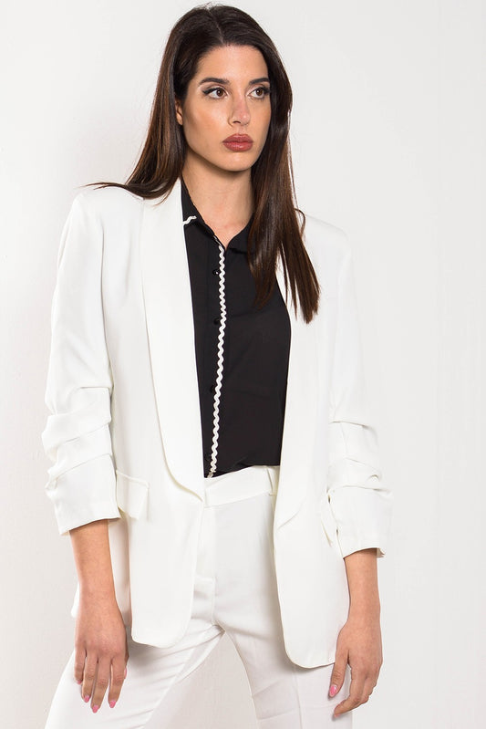 Σακάκι με σούρα στα μανίκια