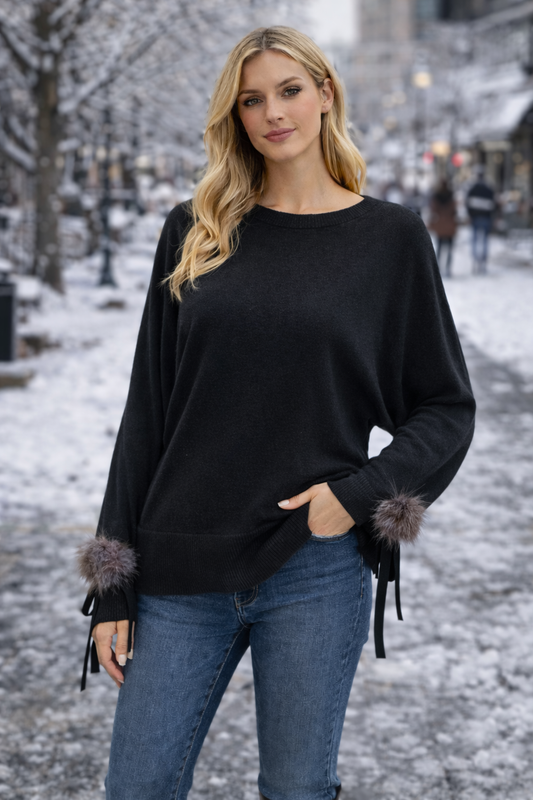 Μπλούζα oversized με λεπτομέρειες από pom pom