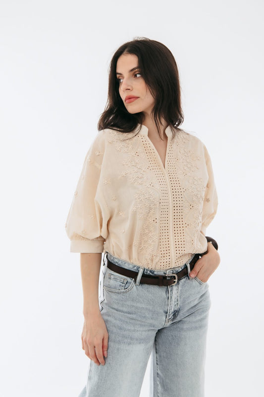 Μπλούζα με κέντημα