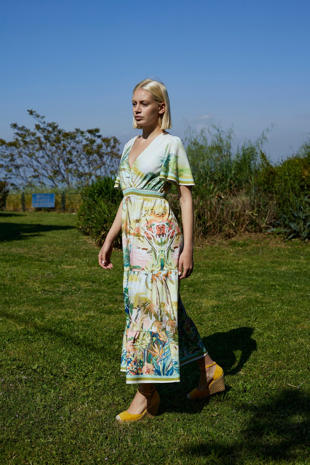 Φόρεμα maxi croise tropical printed
