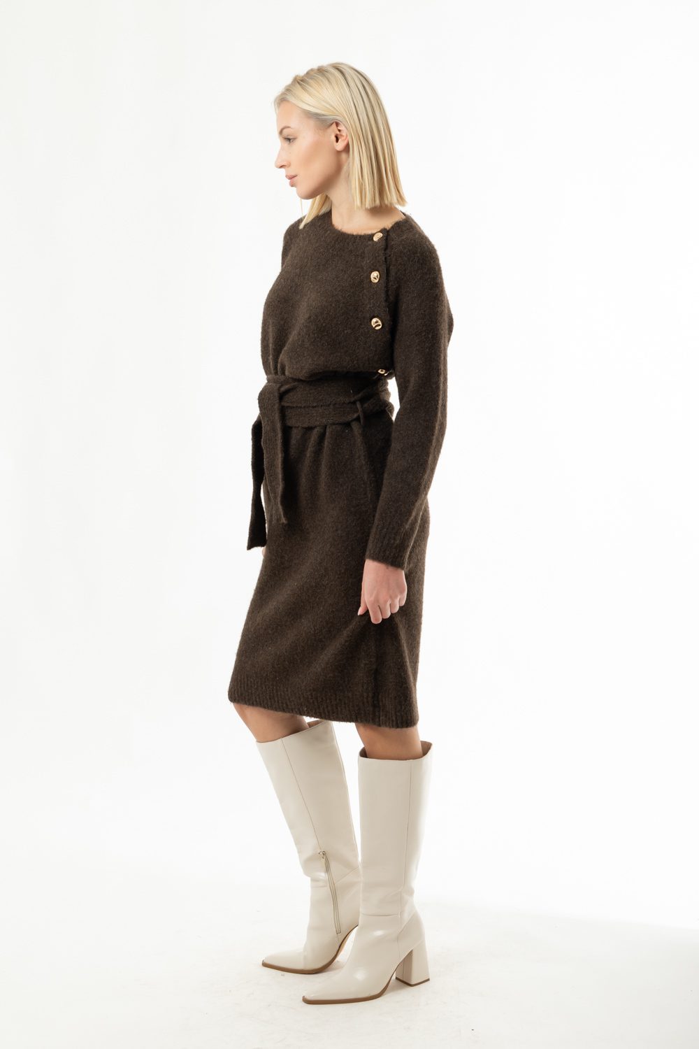 Φόρεμα midi πλεκτό με κουμπιά