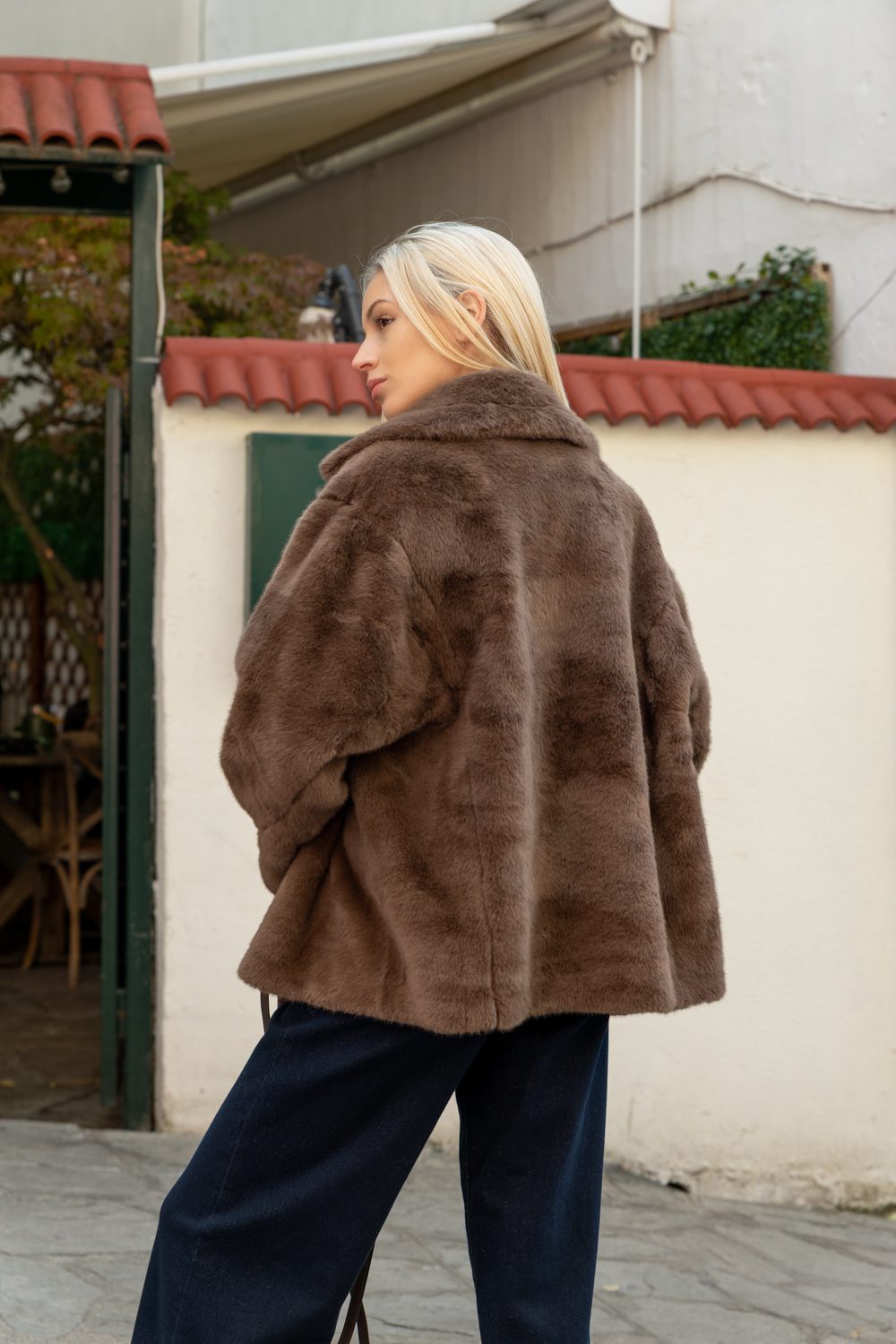 Jacket από οικολογική γούνα fluffy oversized