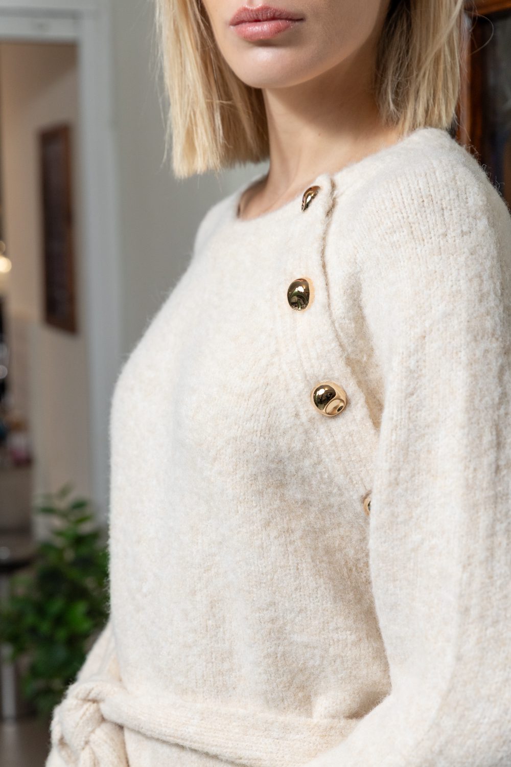 Φόρεμα midi πλεκτό με κουμπιά