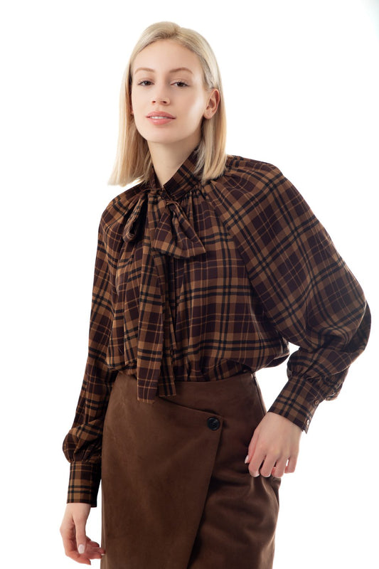 Πουκάμισο καρό με εντυπωσιακό φιόγκο