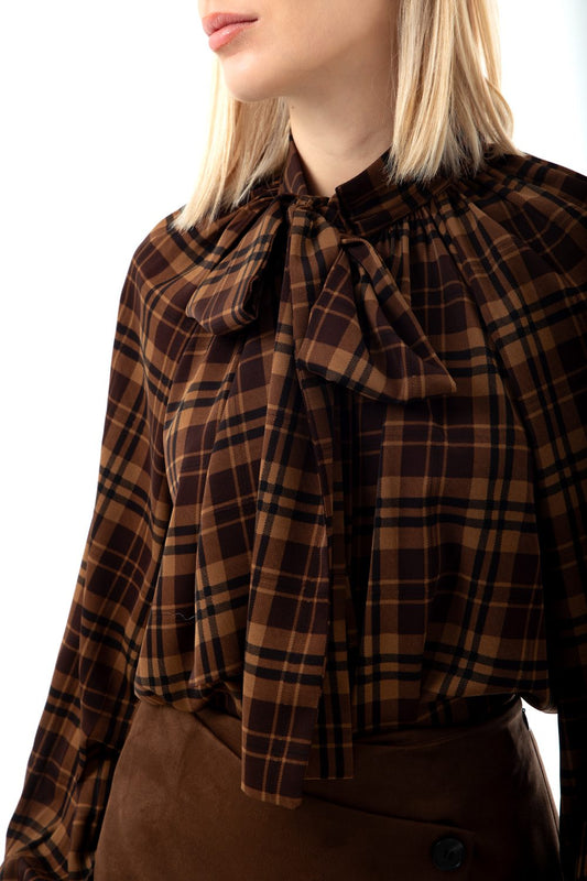 Πουκάμισο καρό με εντυπωσιακό φιόγκο